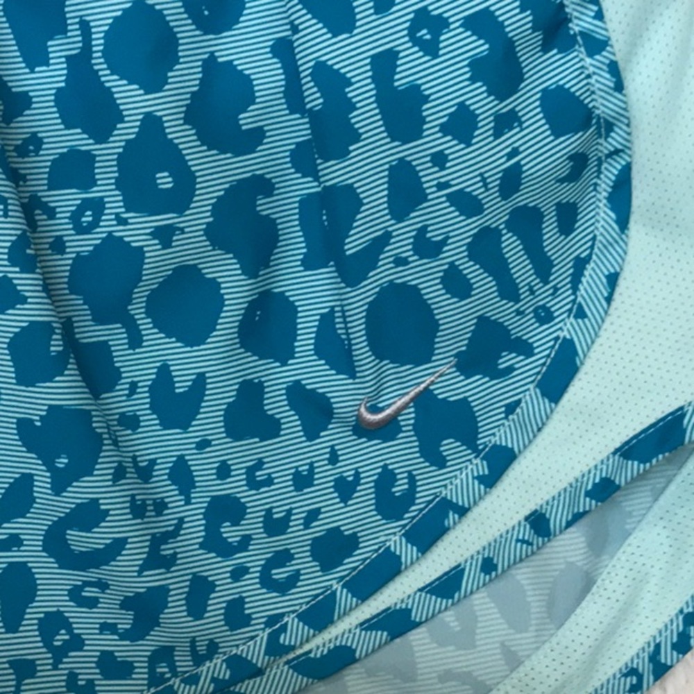 Nike Dri-Fit Shorts Sz. M - Picture 2 of 4